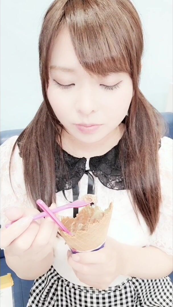 FC2 PPV 1931230 【萌え声・Eカップ・低身長】ナンパした子がたまたま彼氏に家を追い出されて行く場所もなかった結果…【前編】