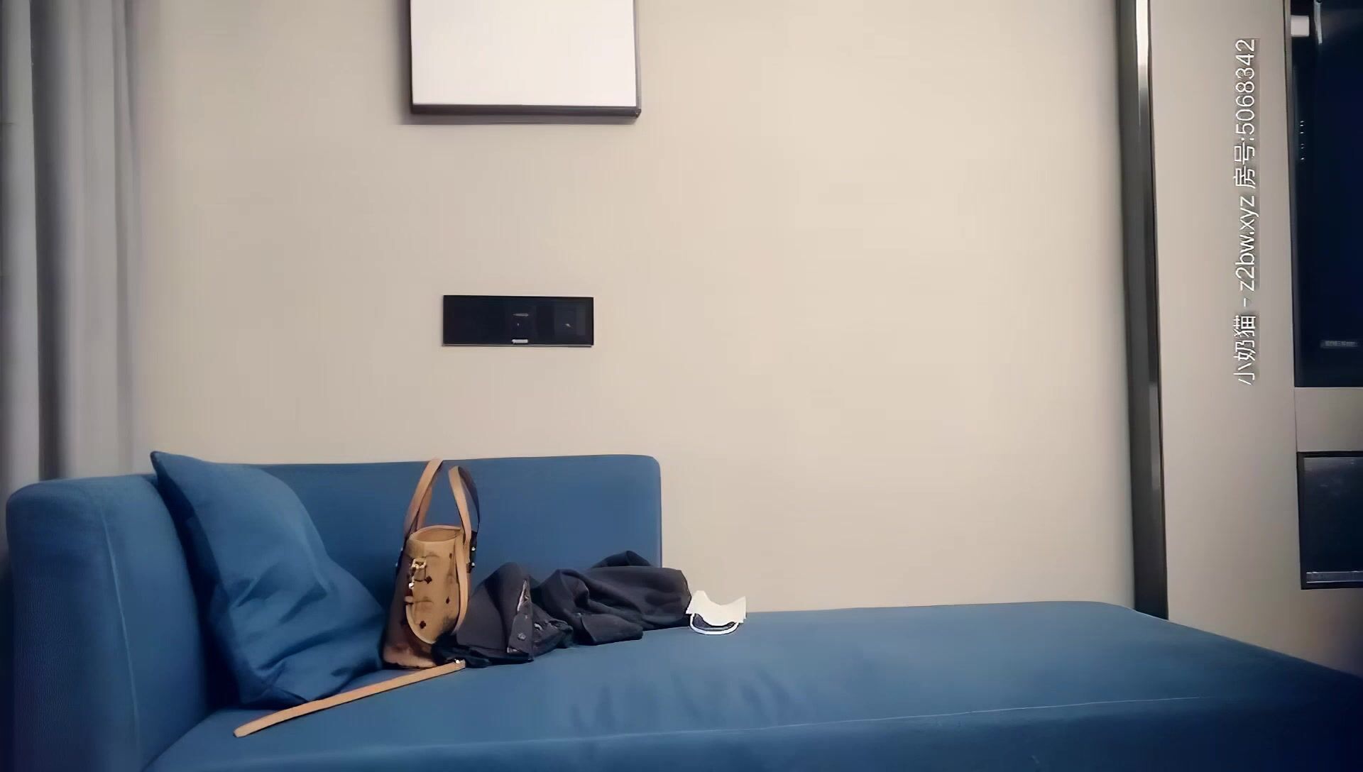 【AI高清2K修复】小七小天探花长相甜美T恤马尾妹子，服务不错加钟摸逼特写口交，抬腿大力抽插猛操呻吟