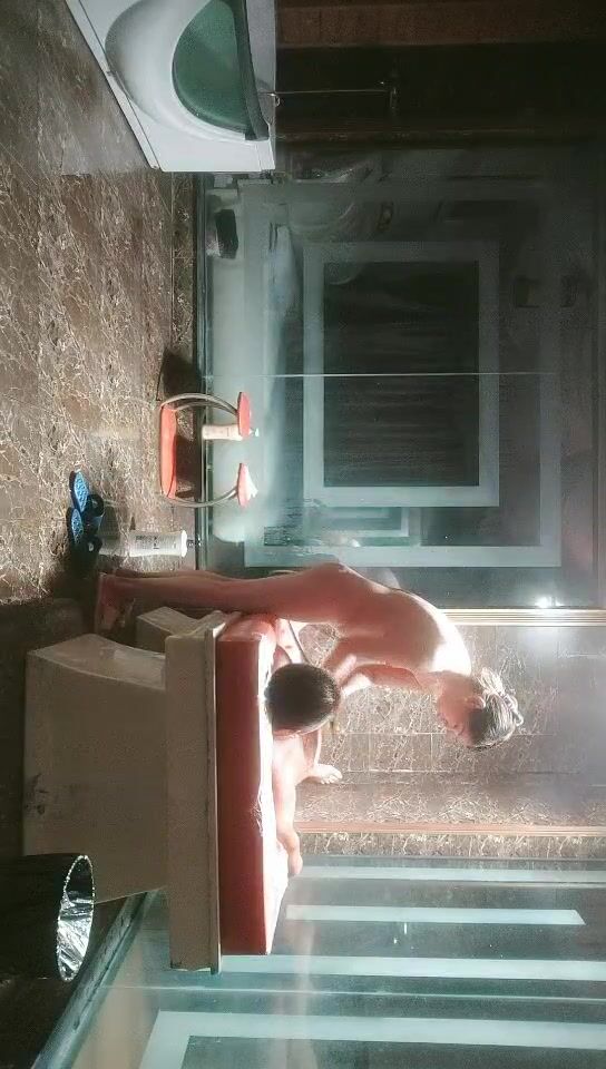 2021-7-22 水床养生女技师偷拍客户按摩服务，水磨乳推服务很不错，项目挺多舔菊69口交，翘起屁股扣穴骑乘猛操