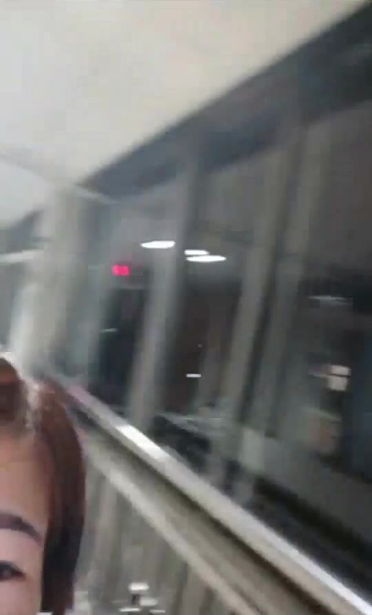 逆天了 夜晚医院病房区看望病人直接和病友在病房的床上啪啪