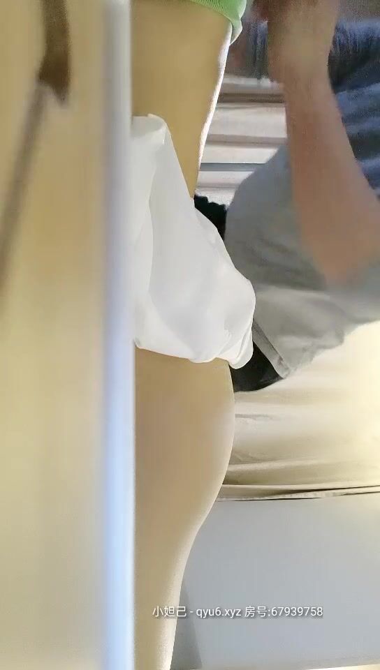 淫荡姐妹花【三线嫩模初出道】04.24 超棒身材嫩模和闺蜜勾引技师啪啪玩双飞 轮操无套内射学妹小穴 高清源码录制