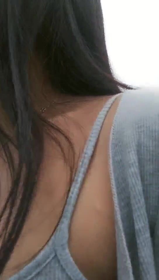 对白有趣《渣女来袭》下午山上勾引60多岁和老伴分居的大爷野战啪啪啪