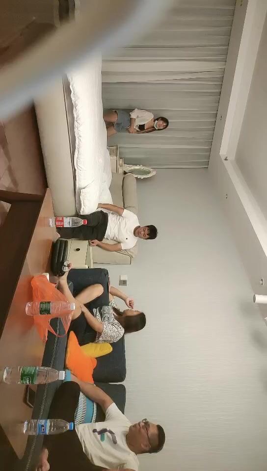 2021.9.4，【召唤师换妻探花】，小情侣进击换妻界，约操32岁良家夫妻，第二场激情继续，口交后入，品尝对方老婆的美好