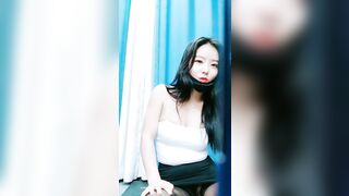 渣女来袭深夜归来回家再干一炮，全程露脸坚挺的骚奶子黑丝情趣口交大鸡巴，主动上位浪荡呻吟表情好骚后入菊花