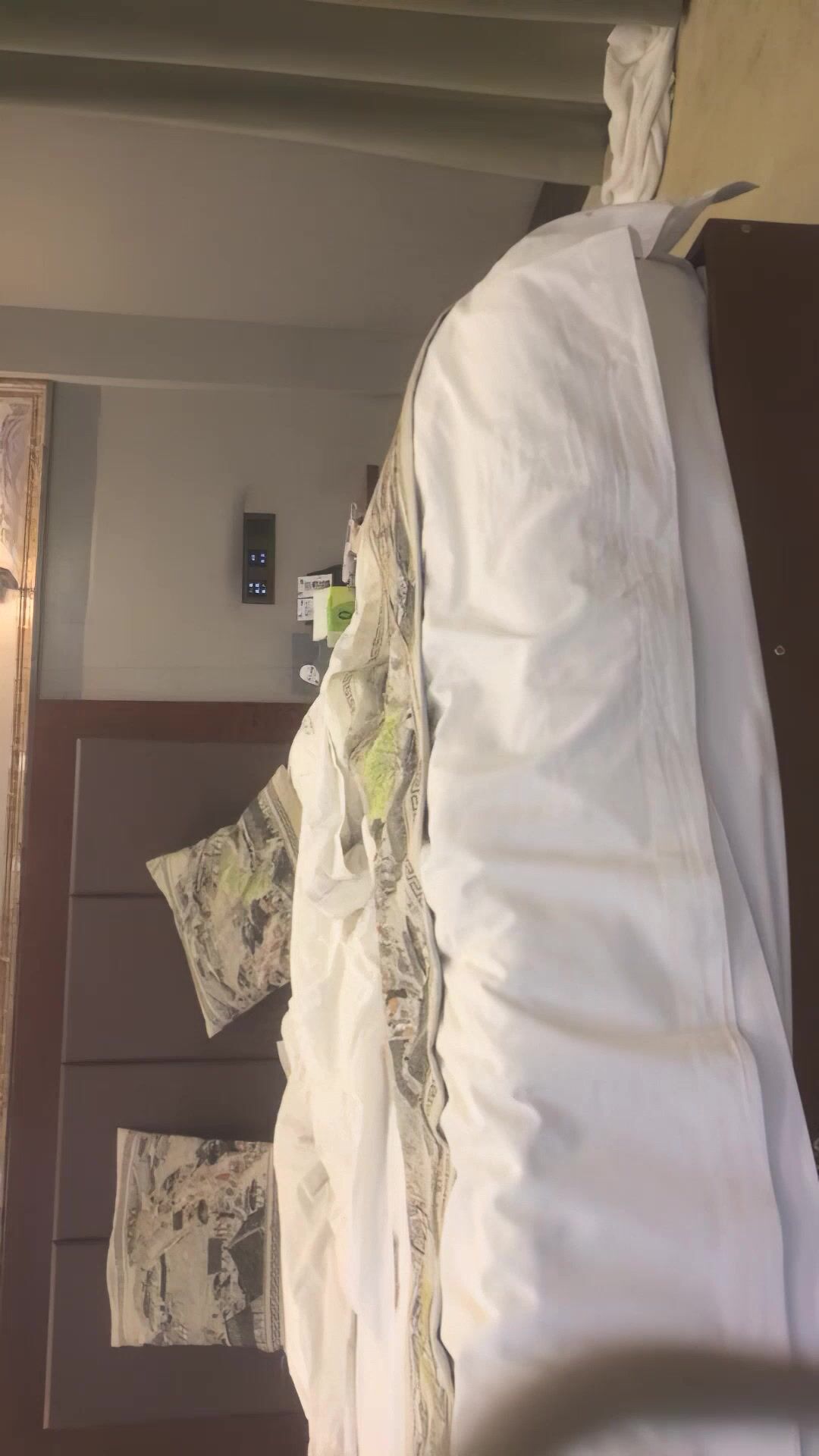 【無水印--超清新片速遞】2022.1.23，【古月探花】，网红脸外围小少妇，白嫩圆润美臀满分