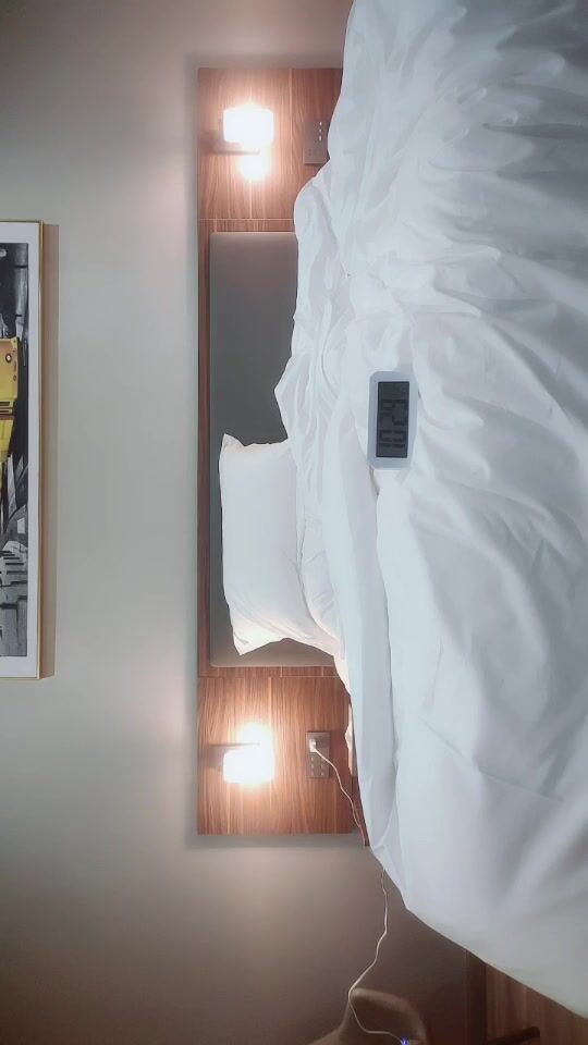 2022-5-24【教父探花】酒店约操良家骚女，69姿势舔逼，大白屁股主动骑乘，打桩机猛操骚穴