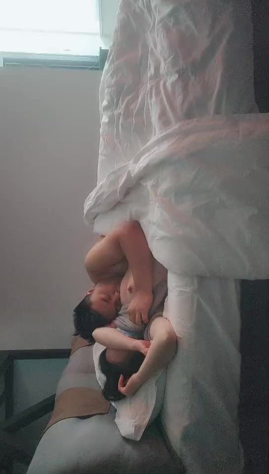 2022.5.30，【古月探花】，酒店偷拍良家，小少妇白嫩阴毛多，舔逼高潮，阵阵娇喘酥麻销魂动听