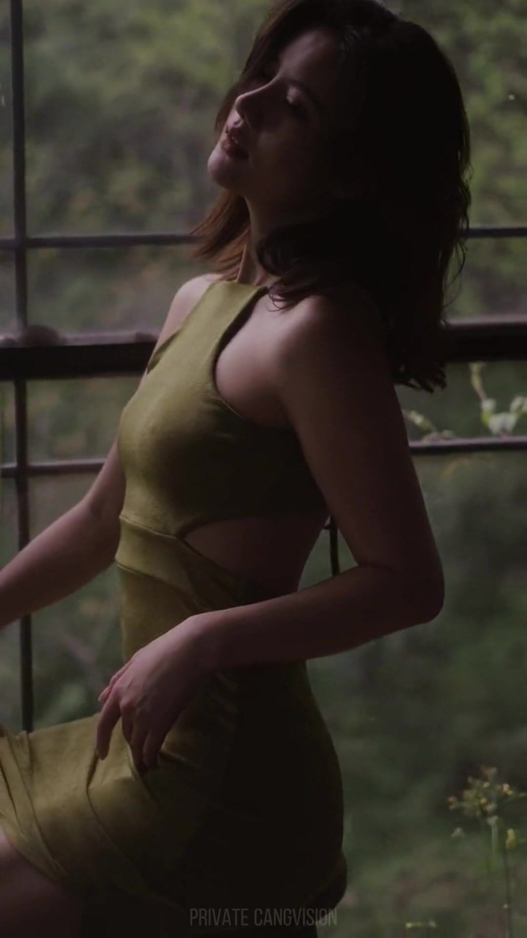 极品海鲜馒头美穴女神『阿朱』2022最新大尺度《幽绿魅影》极品美乳好漂亮 高清