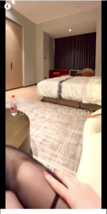 极品豪乳女神『颜瑜』最新性爱剧情私拍 勾引外卖小哥揉奶 黑丝漏毛诱惑 还是那么骚