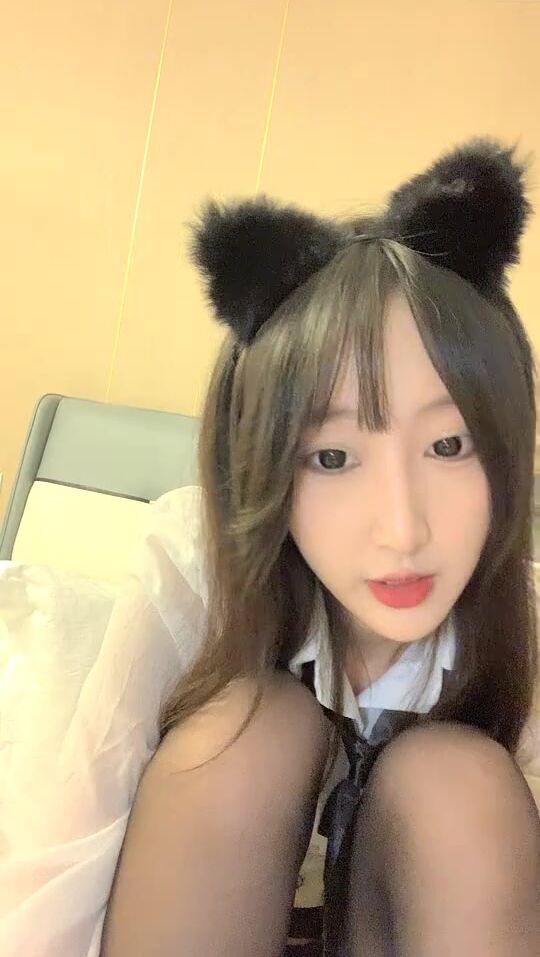 2022.6.18，百变小仙女又出新花样，【泡泡咕】，超嗲娃娃音，日入过万赚爽了