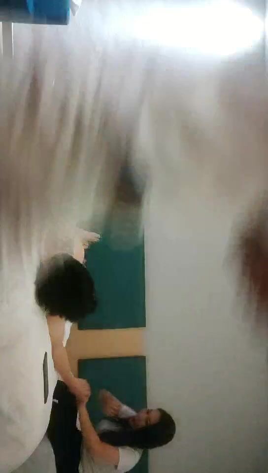 2022-6-26【加钱哥探花】深夜战挺能聊御姐，用屌磨蹭肥穴，掰开埋头舔，后入大屁股