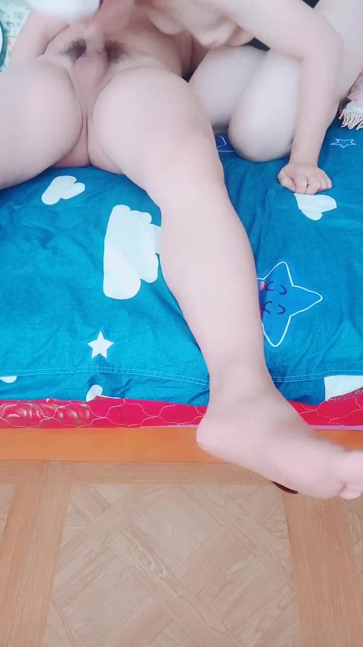 勾搭家政阿姨直播啪啪大秀~50岁阿姨不用套套 一顿爆操抽插内射不会怀孕了