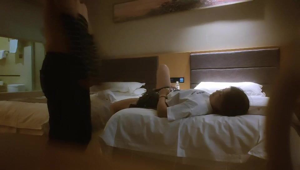 2022.7.2，【拼命操】，下午场，神似张含韵的小姐姐，双乳满分，高抬玉腿侧插直达花心