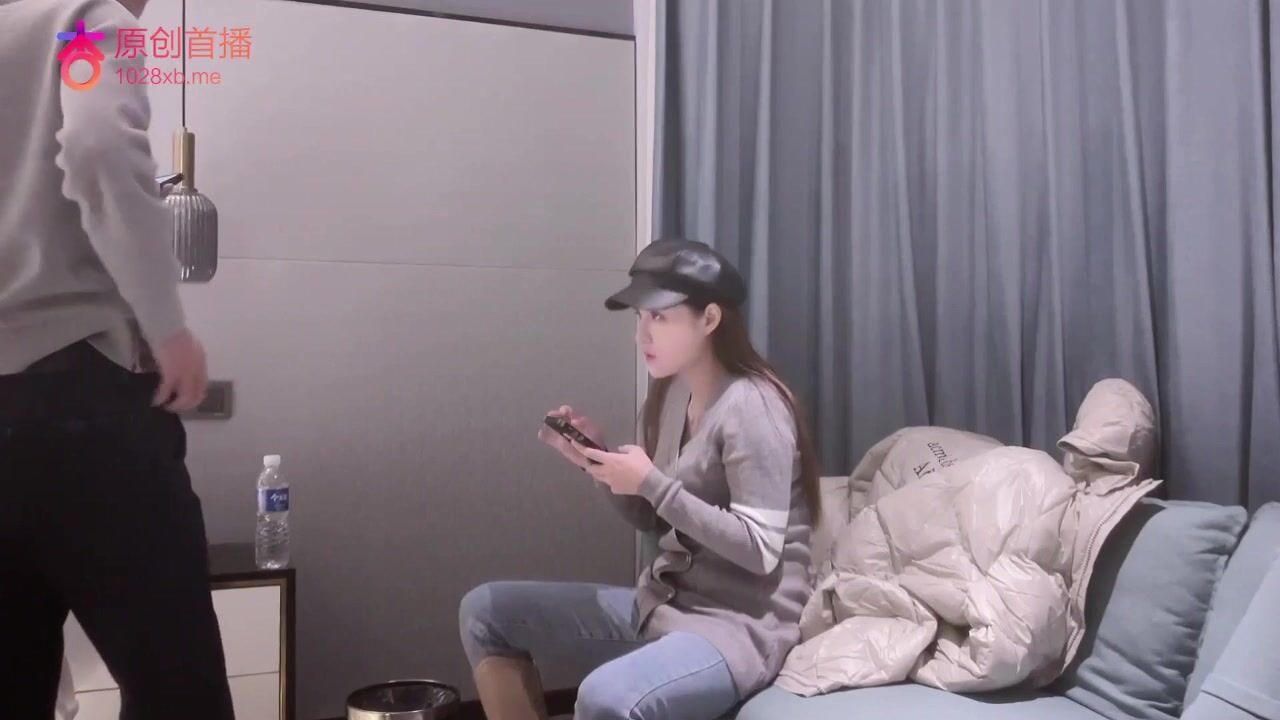 阿柒探花酒店约炮 花3000块约的21岁高端外围，大家看看值不值