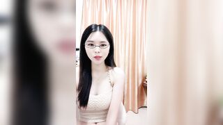 极品眼镜御姐！舞蹈女神！护士长黑丝美腿，叉开双腿电臀，各种姿势极度风骚