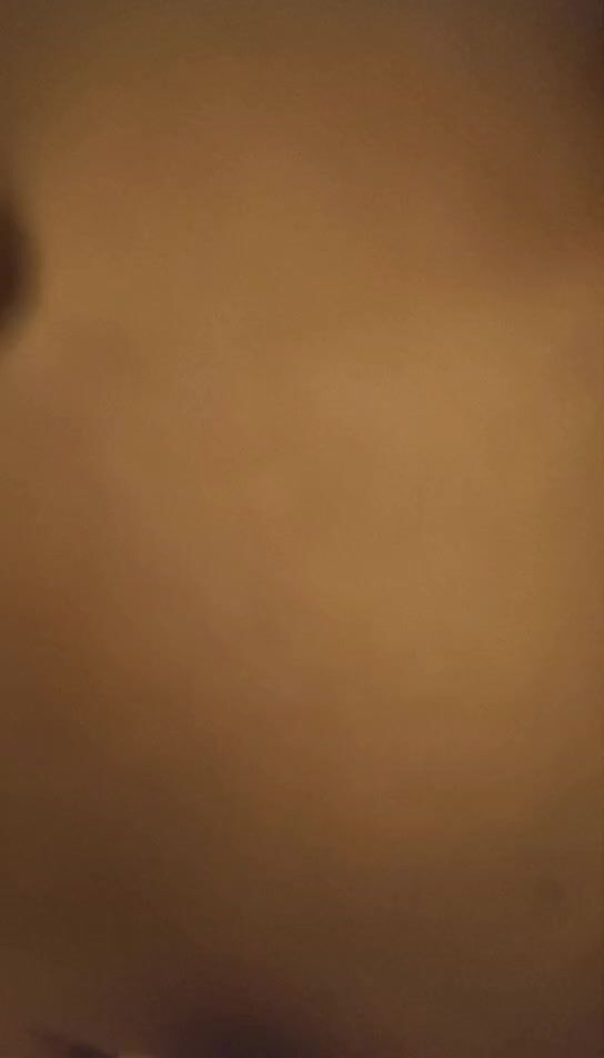 【無水印原版---新片速遞】2022.7.12，【农名工十里探花】，良家少妇今夜放飞自我，插到一半舔逼直接高潮