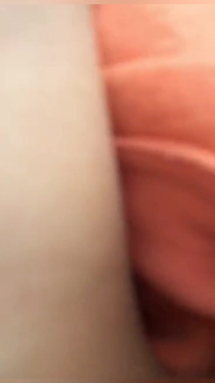 北京年轻小情侣 男；爽嘛，操出白浆来了，大屁股太舒服了 女；爸爸，你快操死我了，啊~啊~啊