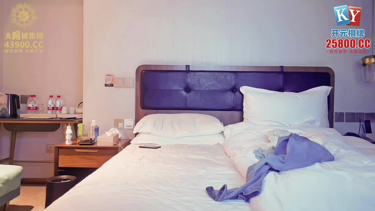 探花阿柒酒店约外围偷拍网红脸 整容美女六九互舔插到下面出白浆淫语叫爽