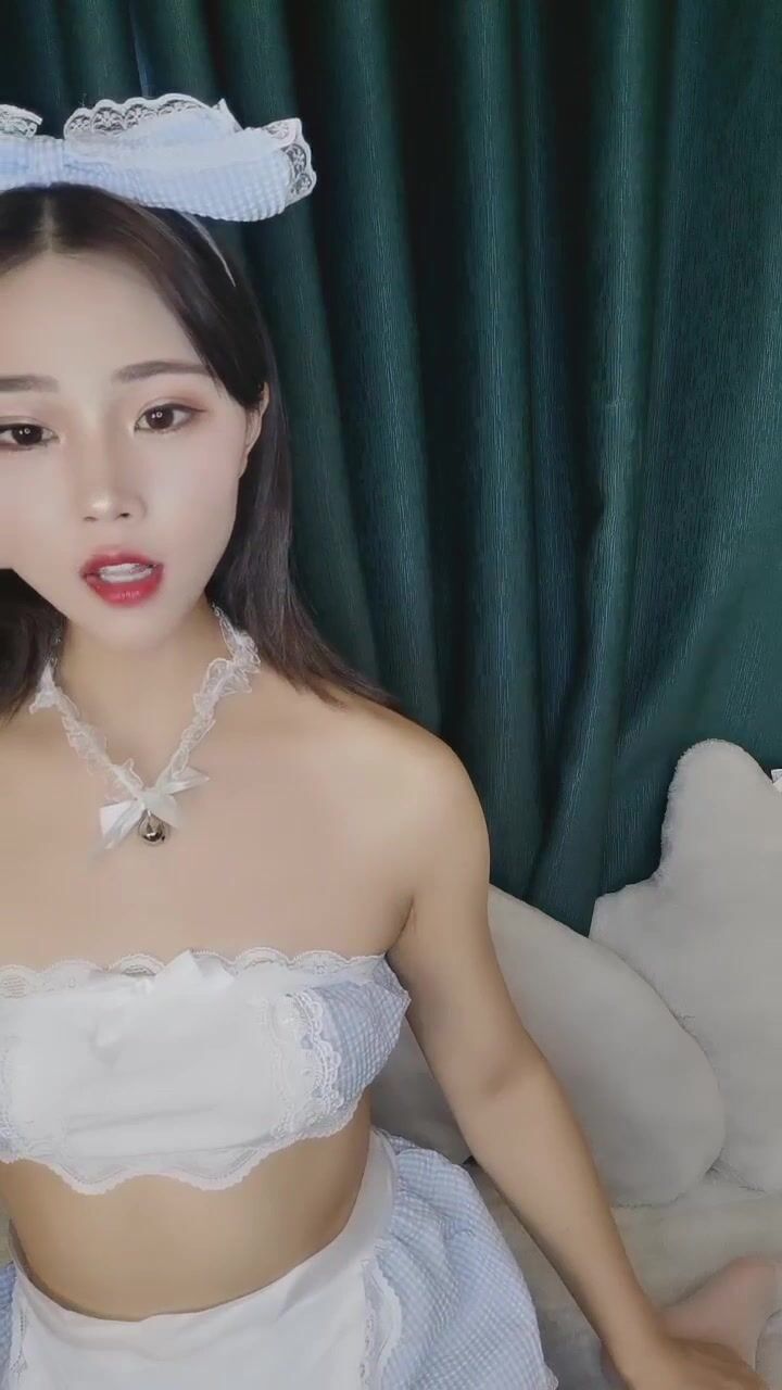 撸点高预警！甜美女神，真蝴蝶粉逼，被炮友插完逼 还插了菊花，妹子表情好酸爽，屁眼操红了，妹子技能满满 还会足交 菊花 (1)