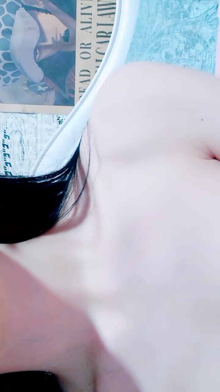 顶级蜜桃臀小姐姐！白嫩美乳全身粉嫩！假屌骑乘猛坐，双指扣入骚穴，高潮白浆不断流出