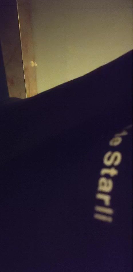 2022-8-14【91丶第一深情】会所大圆床技师服务，肉丝肥臀御姐，骑在身上调情，伸进内裤摸穴揉奶