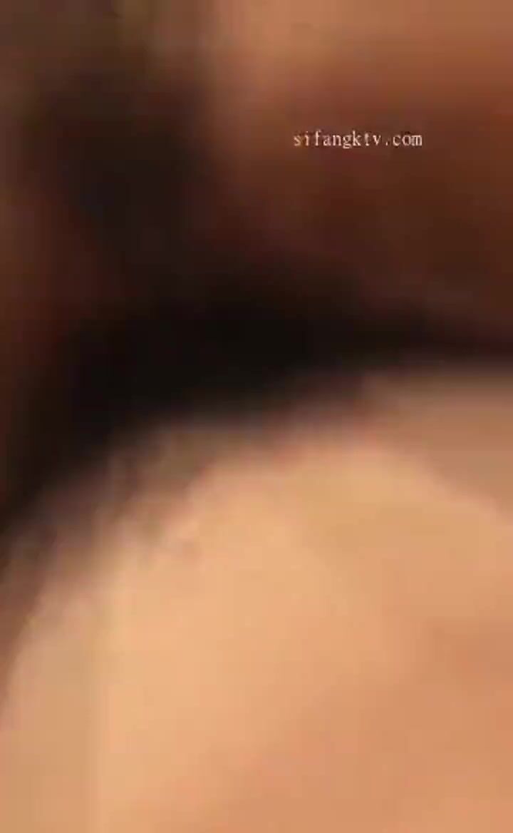 大奶少妇在家偷情 要不要 要 好紧哪 上位全自动 看表情也知道是个骚货 表现的淋漓尽致