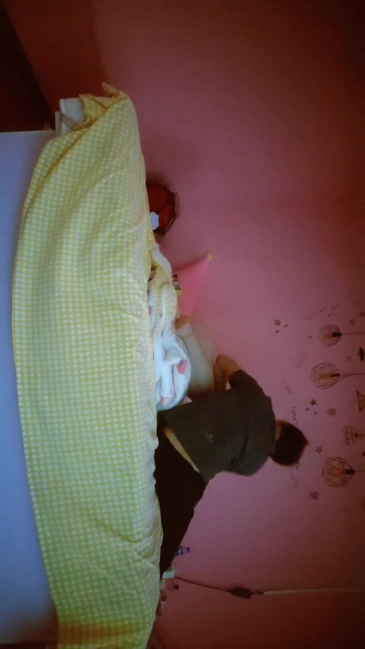 【無水印原版---新片速遞】2022.8.15，【女良家】，公司HR小姐姐，白花花的肉体，一堆零食哄开心，肆意干逼