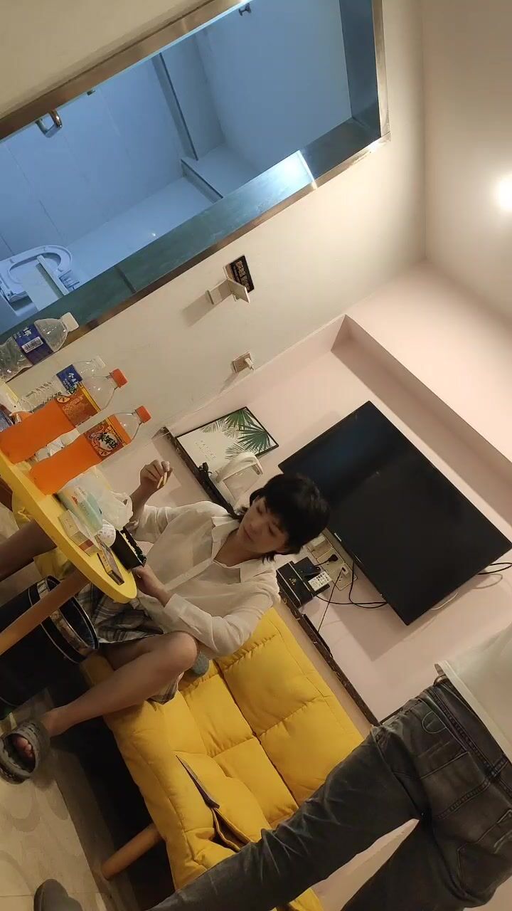 【無水印原版---新片速遞】2022.8.20，【寻良家妹】，泡良大神最新力作，酒吧搭讪25岁小姐姐，家中啪啪