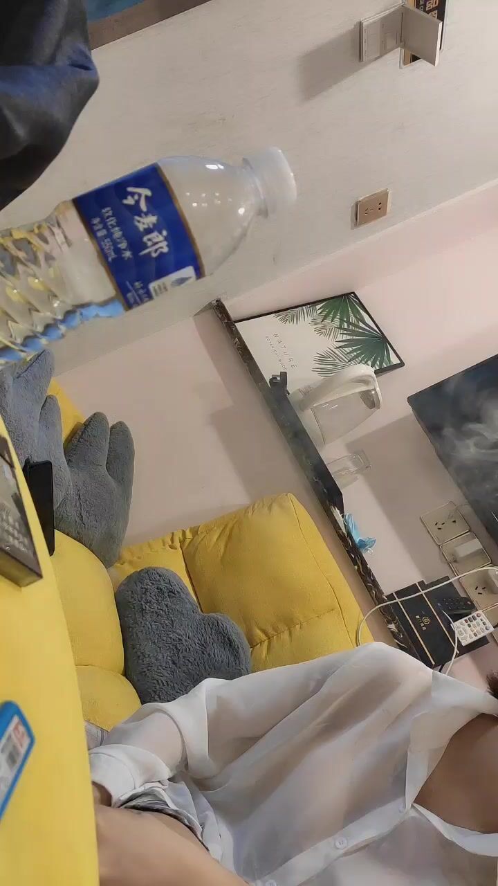 【無水印原版---新片速遞】2022.8.20，【寻良家妹】，泡良，，搭讪25岁小姐姐，欲拒还迎小骚逼，激情交合