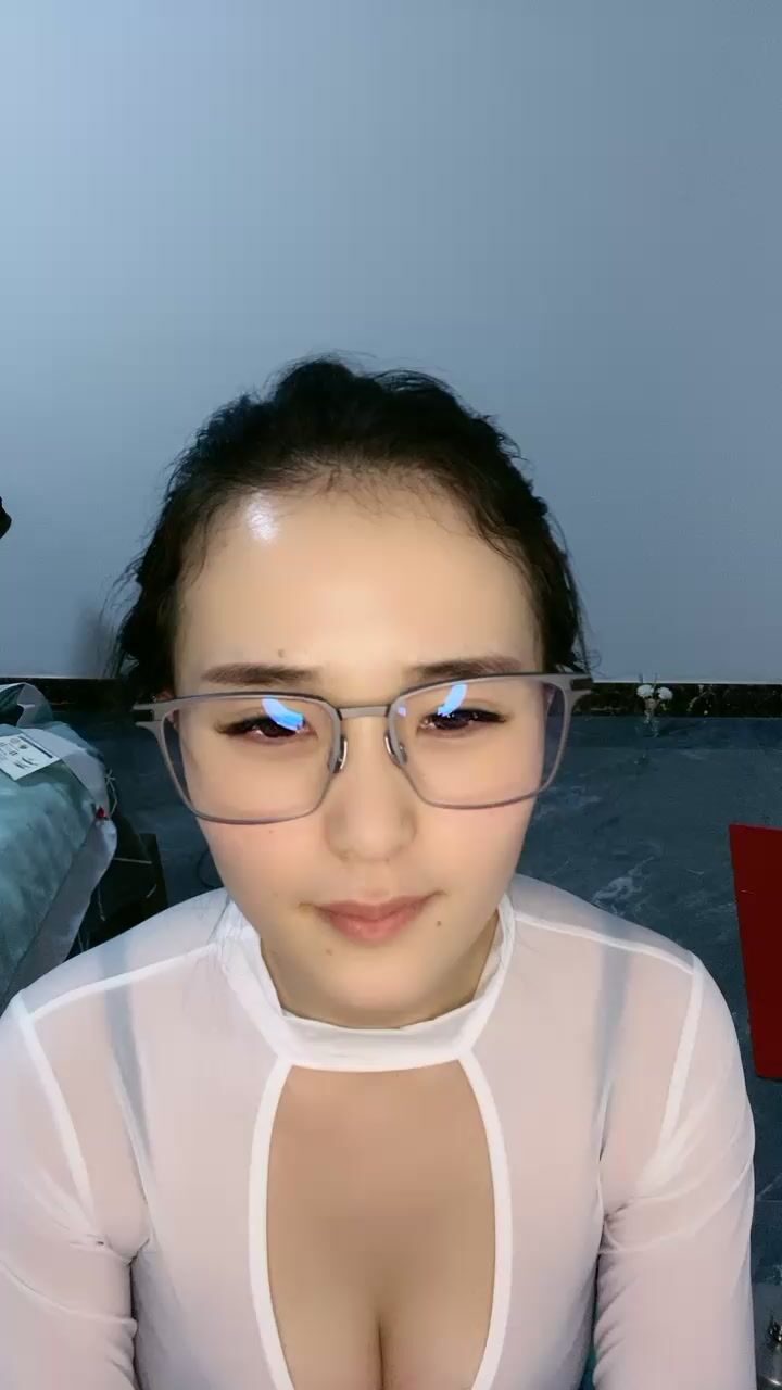 极品良家小少妇被大哥调教成淫荡小母狗，全程露脸黑丝高跟齐逼短裙诱惑，69口交肛塞跳蛋玩逼无套抽插射嘴里