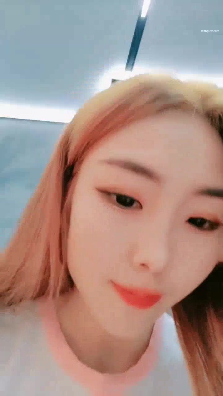 超高颜值又很【逗比的女神】这才是真正的抖阴，天然白虎超级粉嫩美穴 会呼吸的一线美逼 (3)