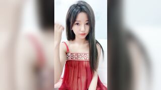 80多斤高颜值美女！细腰极品蜜桃臀！翘起掰穴极度诱惑，身材超好，全裸展示呻吟娇喘