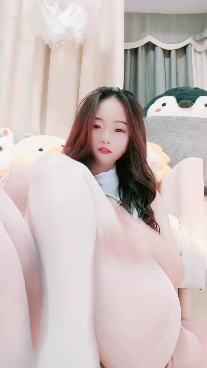 极品骚气主播【七月未央】 人美下面也漂亮，跳蛋自慰震出白浆 叫声极度淫荡诱惑