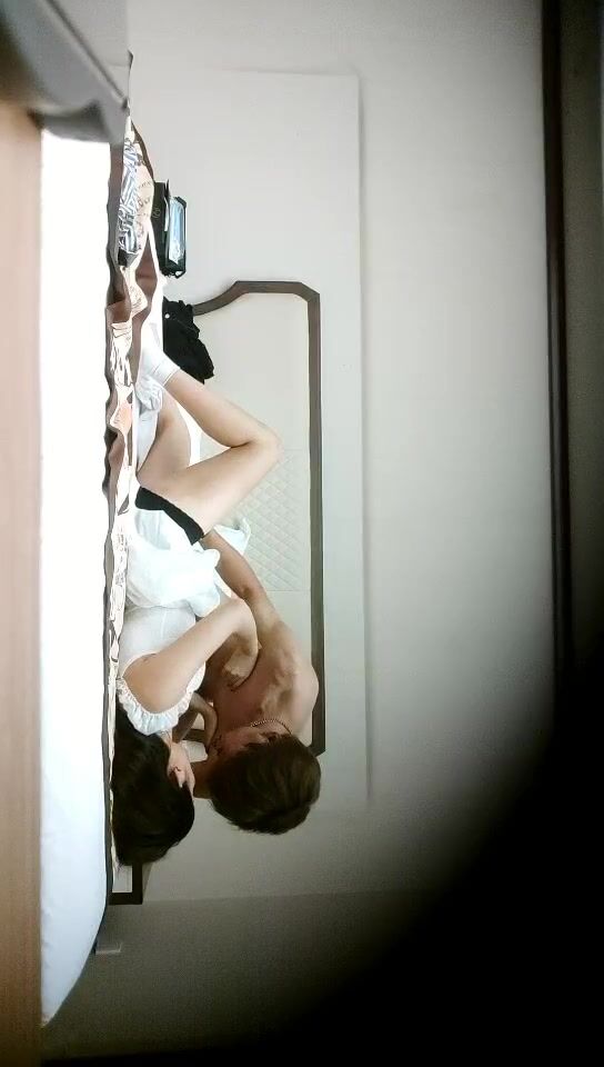 2022-9-23【大屌生无可恋丶】甜美系外围极品美女，迫不及待撩起裙子摸，穿上连体网袜猛怼骚逼