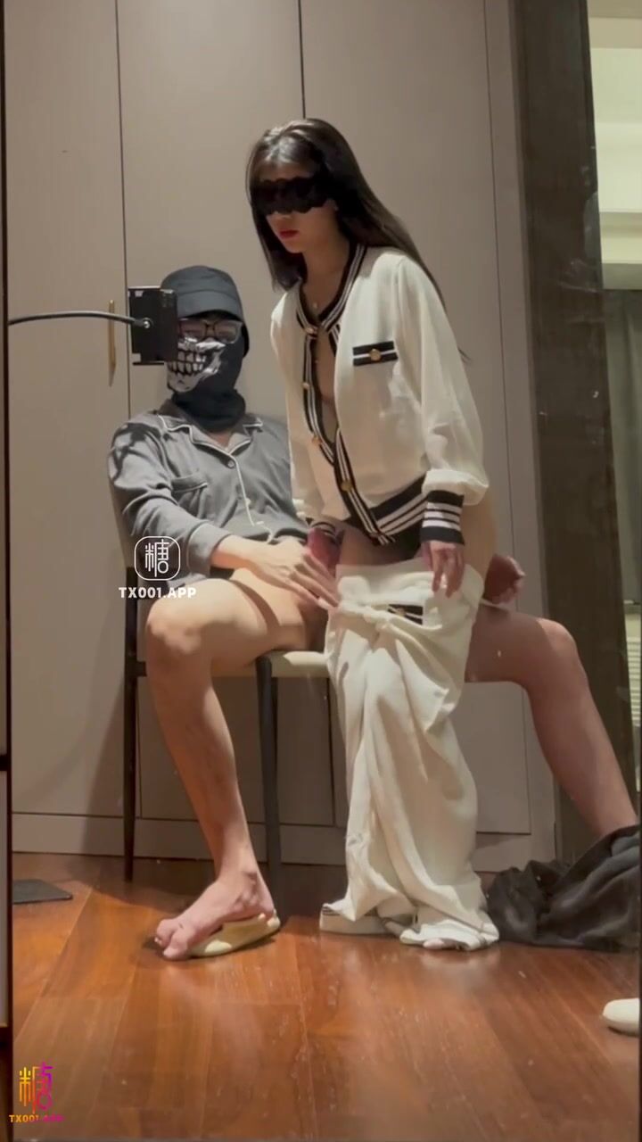 大神小二先生MRTU调教性奴专场 对镜激情性爱 越羞耻越征服女人 超爽索取快感 公狗腰狂肏爆射