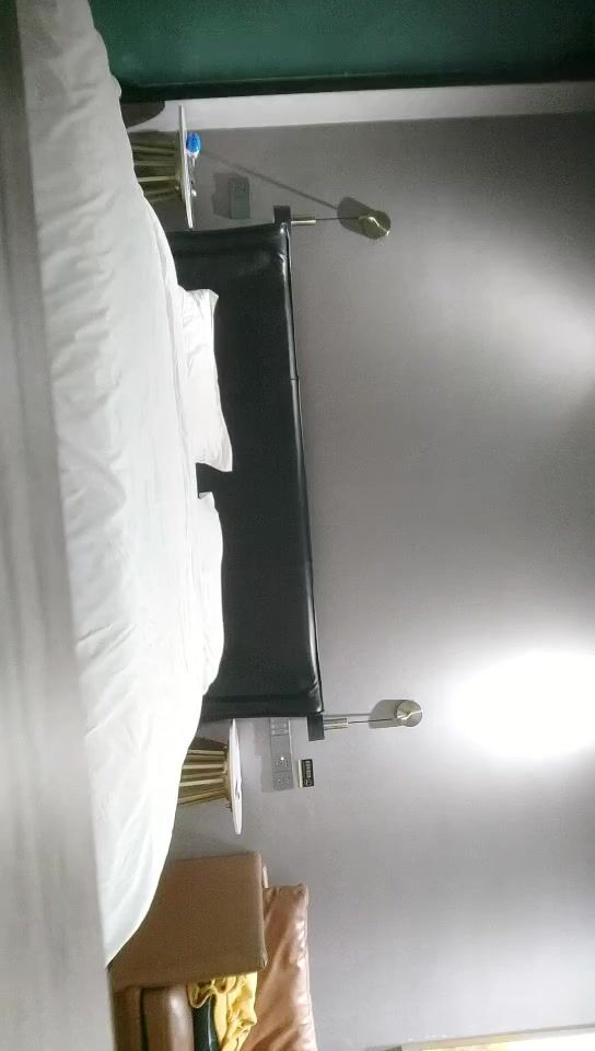 2022.9.30，【无情的屌】，大圈外围女神，甜美空姐深夜来相伴，玲珑有致好身材，一场灵与肉的激情