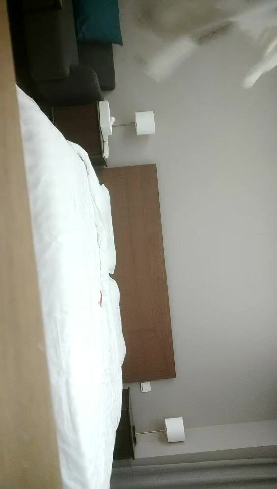 2022.10.12，【无情的屌】，探花佳作不断，外围女神深夜来伴，抱起悬空暴插叫床声震天响1