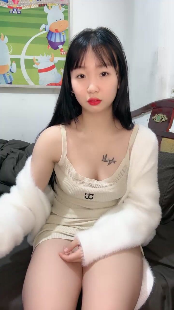 肥臀美穴超嫩小姐姐！包臀裙翘起超性感！坚挺粉嫩美乳，忍不住吸吮，抗腿抽插小穴，第一视角特写