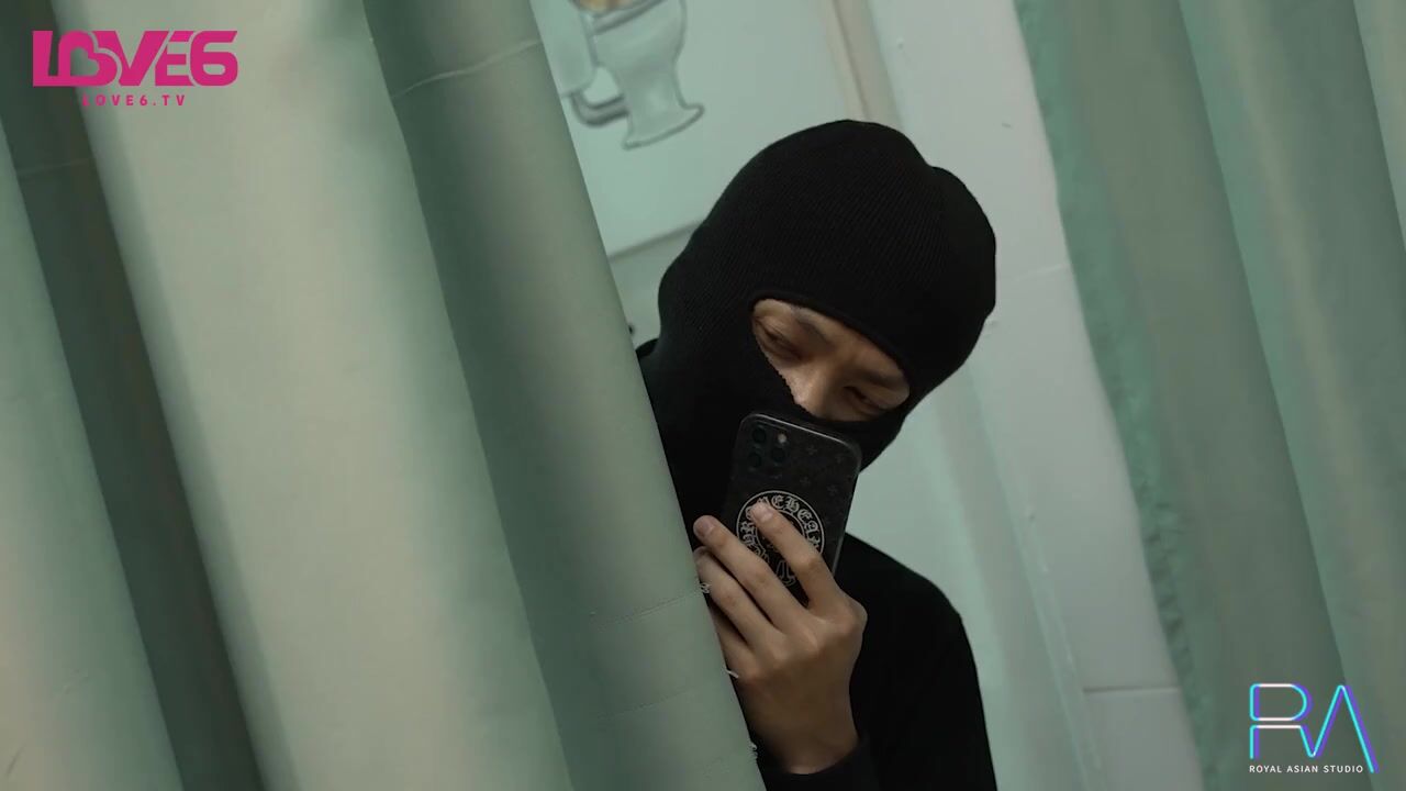 皇家华人 RAS-0273《女艺人》性欲高涨-自慰被抓包-只好受协来一发