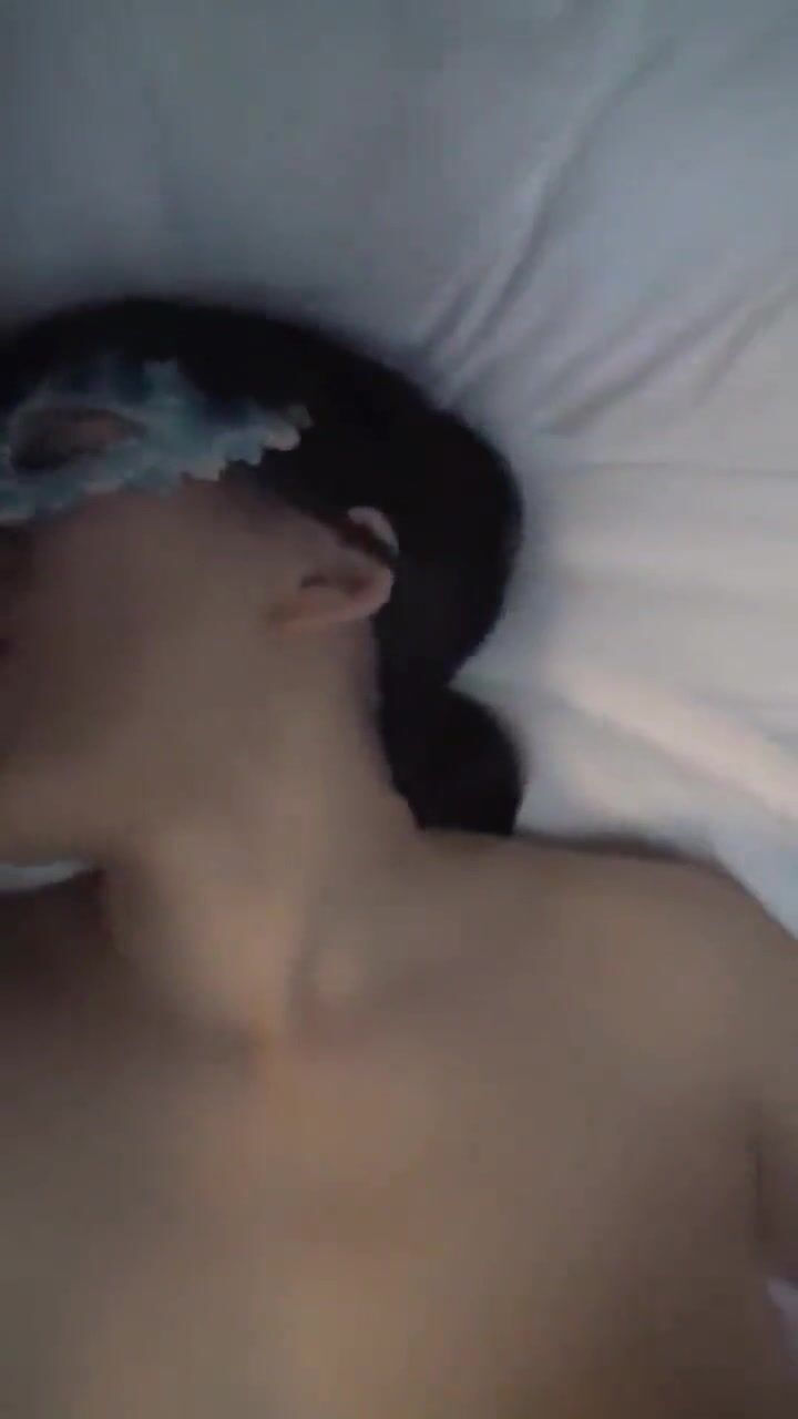 大奶淫妻 啊啊啊 好舒服 啊哥哥受不了了 太大了 小逼被你干坏了 单男太会舔了 大姐太会叫了 插入就高潮 注意音量