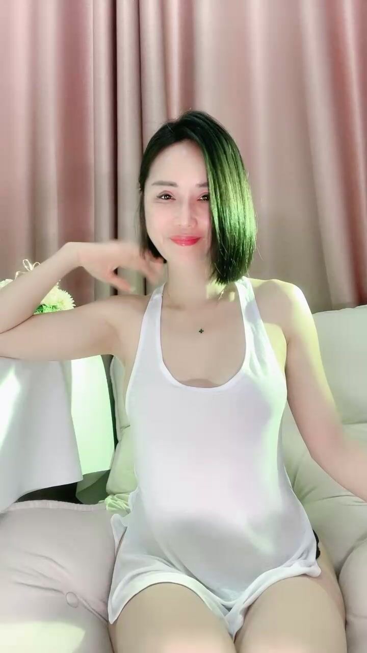 私人健身教练！气质短发美女！强烈要求秀一波，水嫩多汁粉嫩骚穴，呻吟娇喘，叫起来超级骚