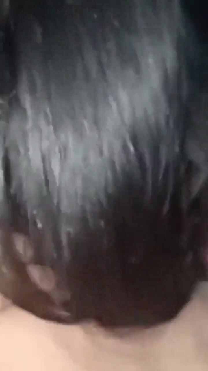 小女友 在家吃鸡啪啪 妹子一看就知道没啥性经验 只会哼哼几声