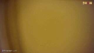 9月最新暗藏高清设备真实偸拍洗浴中心女宾部换衣室内部春光亮点多多母女一起来洗女儿是白虎妈妈的身材搞一下绝对败火