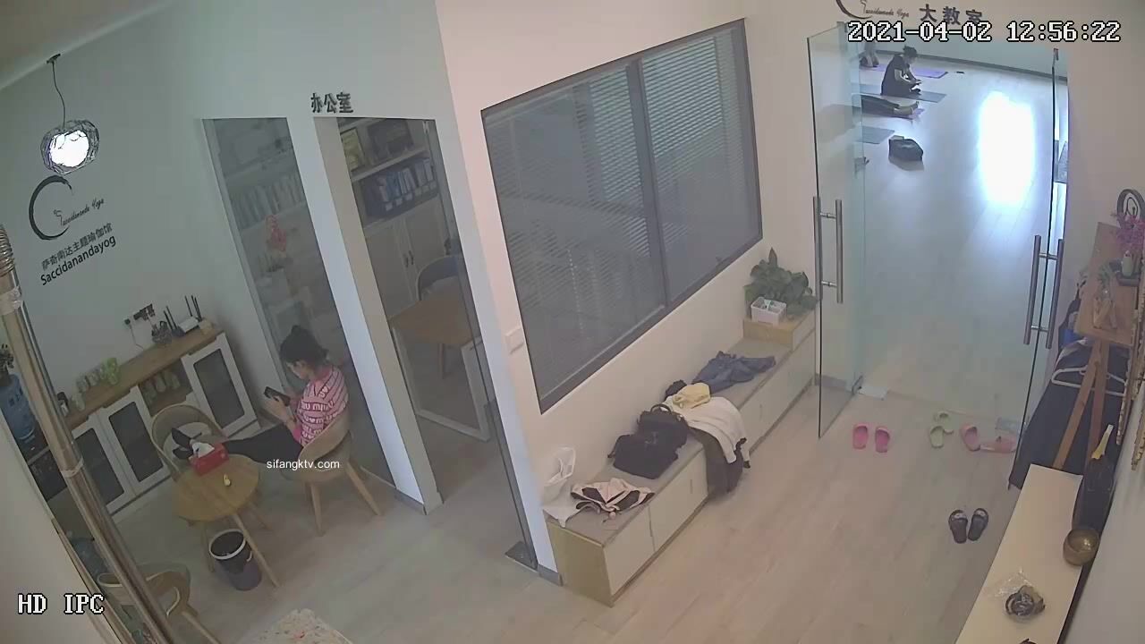 上海萨奇南达健身房破解监控偷拍少妇们换衣第三弹