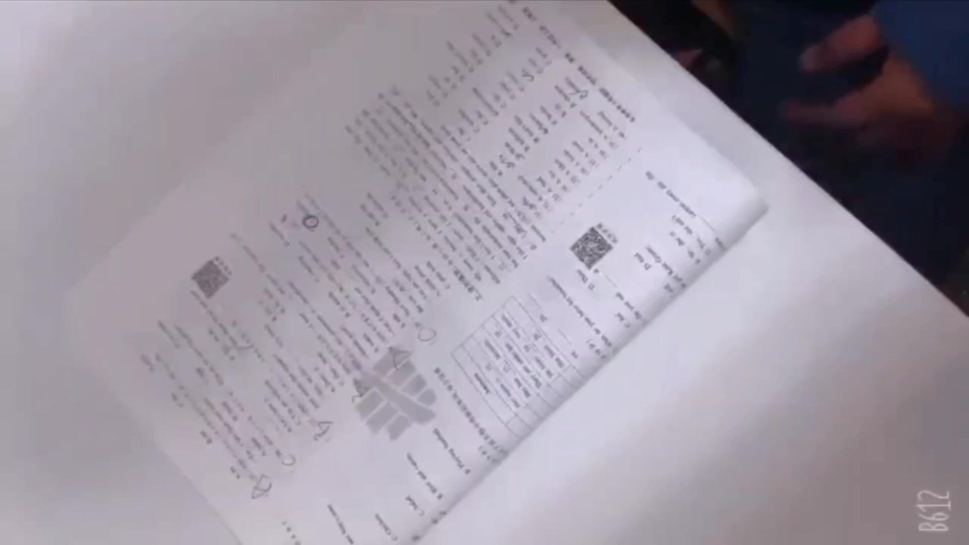 大奶子英语老师给学生补课  你学习学不进去 摸奶子也不敢 来老师帮你