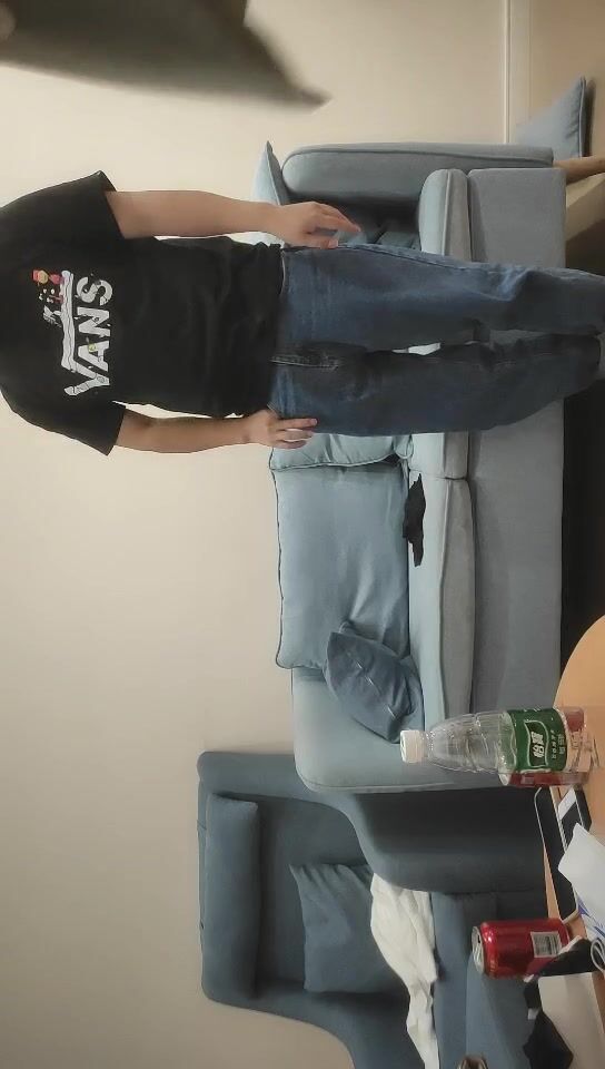 2021-10-7 我开着拖拉机深夜一线天肥穴妹子 ，笑起来甜美穿上黑丝 ，翘起圆润美臀舔屌 ，骑乘正入抽插猛操