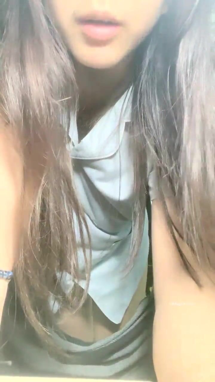 推荐！正宗大学生~【小野猫】，趁着室友不再，宿舍脱光给大哥们看看，眼镜妹反差婊，菊花鲍鱼吸引人1