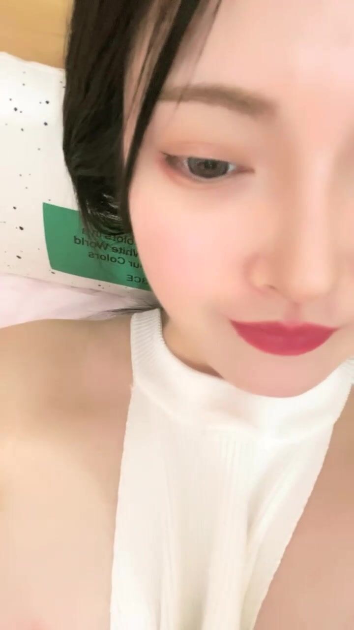 丰满性感美艳G奶御姐十级抖奶！车灯大又亮带劲 这颜值配这奶，绝绝子啊1