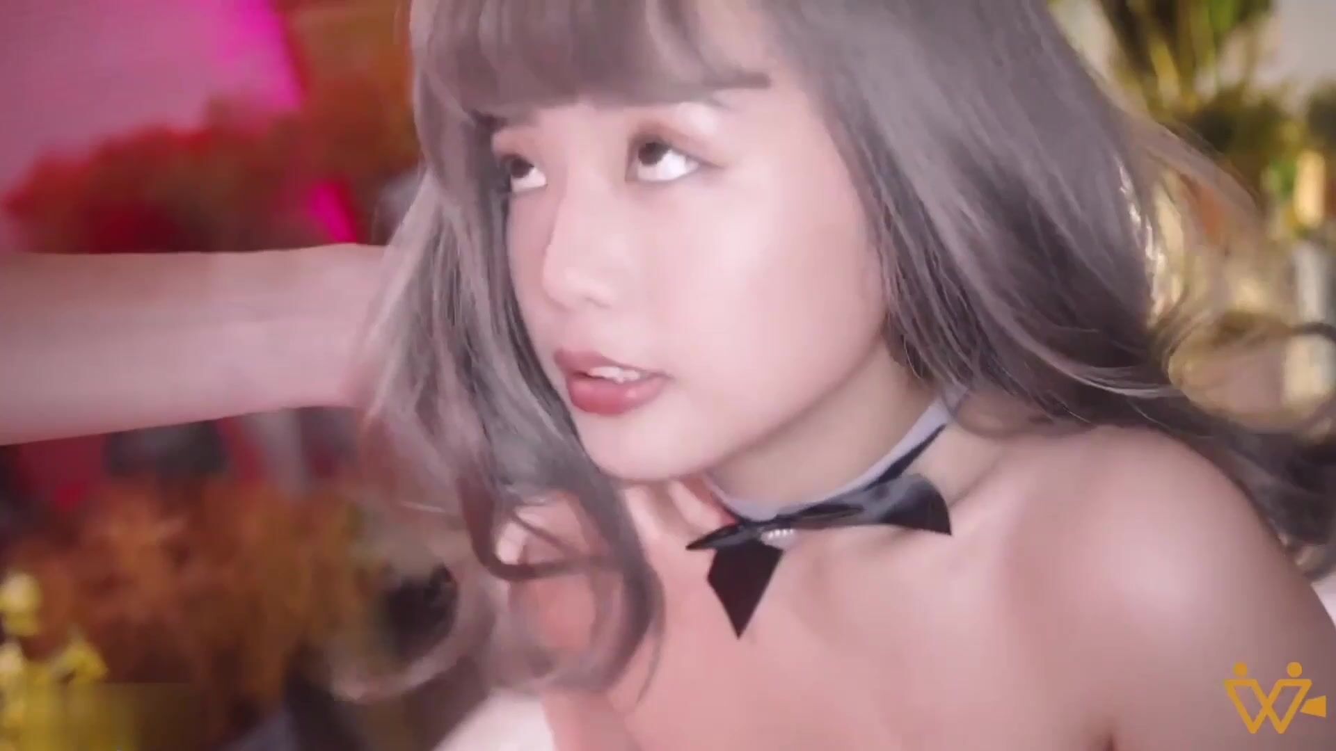 漂亮美眉 肉棒好吃吗 好吃 想要什么 想要绑起来操 看着清纯没想到有虐倾向 被操的抽搐爽叫不停