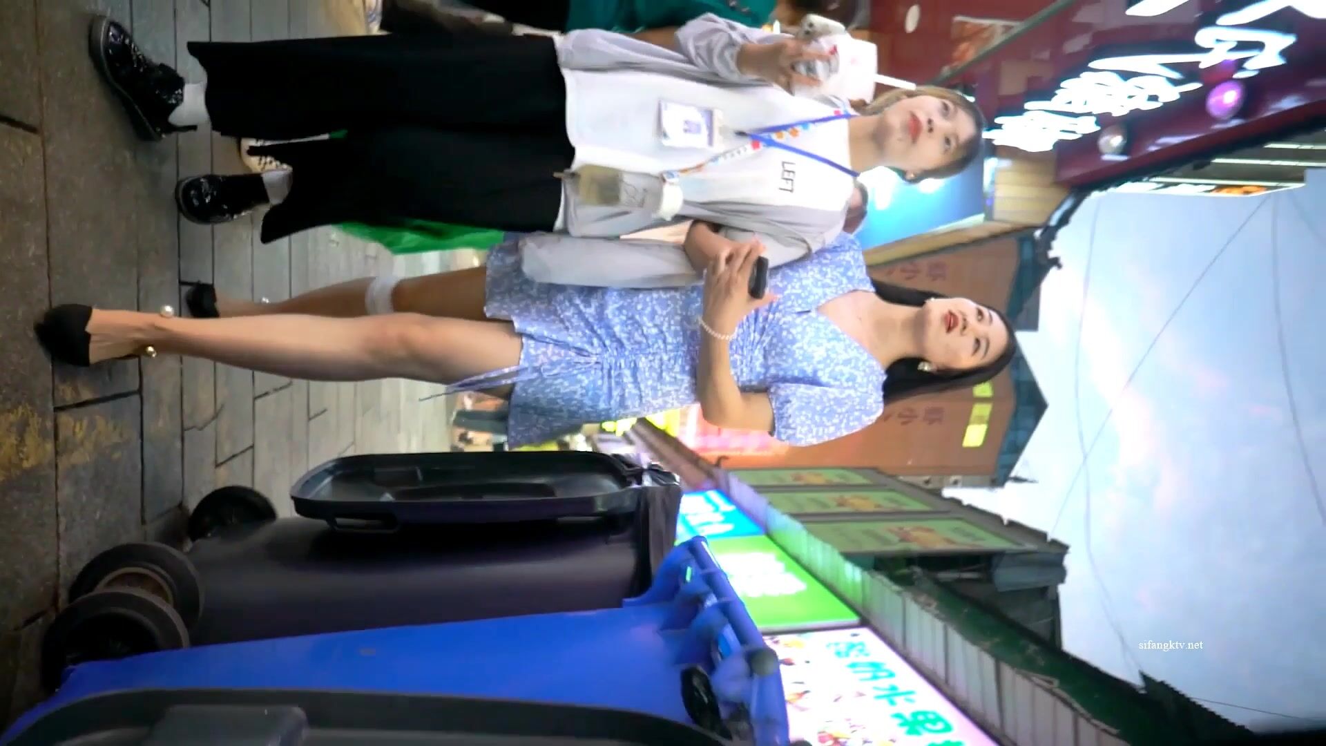 偷窥漂亮小姐姐小鲍鱼